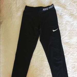 Girls Nike pro leggings